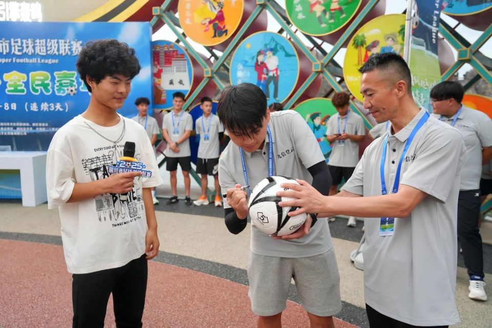 通过点球挑, 除了与球迷 通过点球挑, 除了与球迷