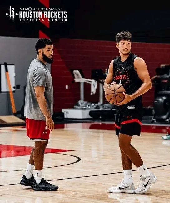 被针对, div, 说并不陌生 被针对, div, 说并不陌生