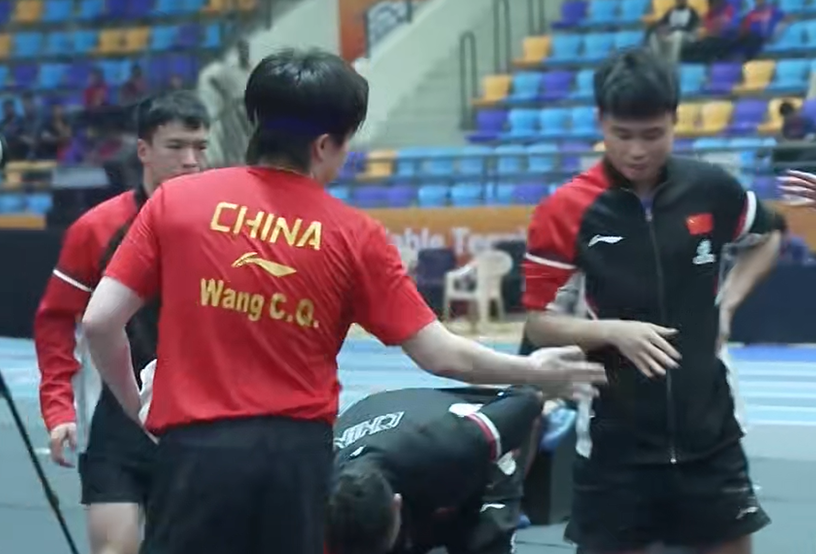 ue, 接下来王楚, 球轮处理不 ue, 接下来王楚, 球轮处理不